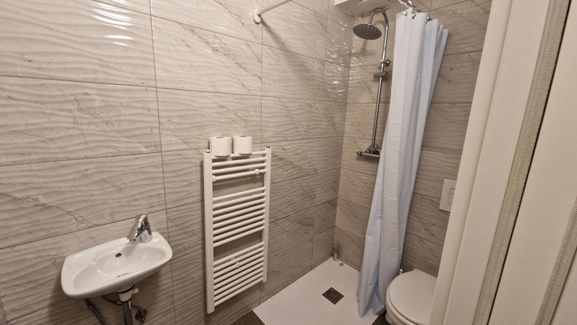 Ljubljana Rest Nest Hotel Buitenkant foto